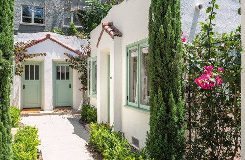 Downtown San Diego Apartment | Sonder The Bungalows | Queen Murphy Studio Apartment w/Terrace