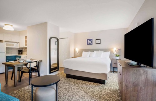 Vancouver Hotel | Sonesta ES Suites Portland Vancouver 41st Street