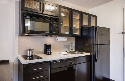 Santa Ana Hotel | Sonesta Simply Suites Orange County Airport