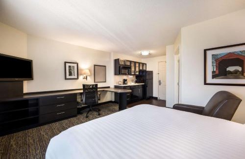 Santa Clara Hotel | Sonesta Simply Suites Silicon Valley Santa Clara