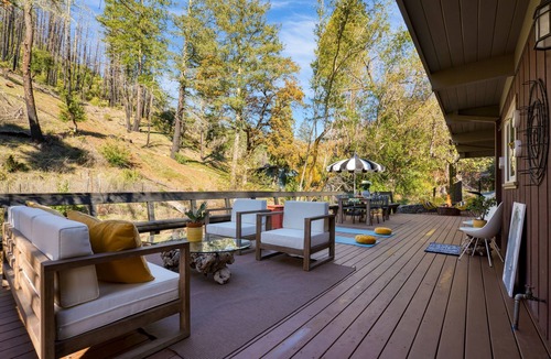 Kenwood House | Sonoma Creek Haven - Creekside Hot Tub Retreat