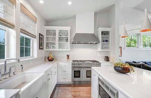 Sonoma House | Sonoma Modern Farmhouse walk or bike to the plaza, restaurants and wineries