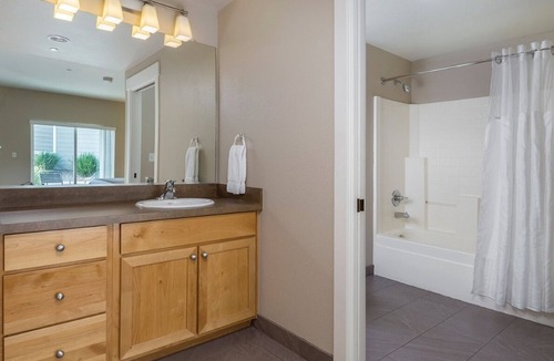 Windsor Resort | Sonoma | Pool & Vineyard Days | 2BR Queen