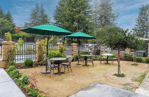 Santa Rosa Apartment | Sonoma Stonehouse, Wine Country Vibes