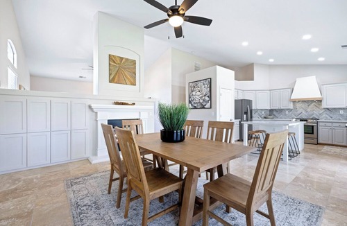 Raisin House | Sophisticated Contemporary Retreat@ Ft Washington