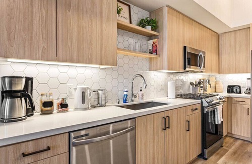 Santa Ana Heights Apartment | South Coast Escape: 2BD Gem w/Pool & Amenities