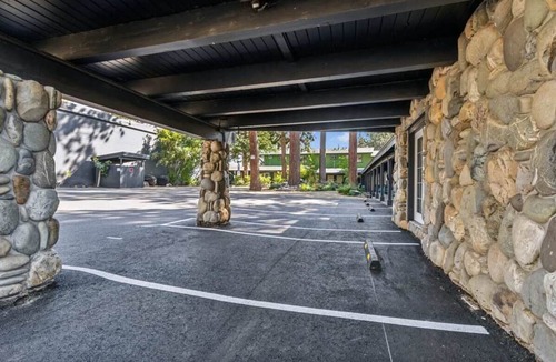 Lakeside Park Apartment | South Lake Chalet #9