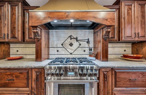 Christmas Valley House | South Lake Tahoe Escape - Private Hot Tub + Pool