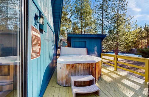 Tahoe Paradise Cabin | South Lake Tahoe House with Hot Tub - Close to Skiing, Walk to Dining
