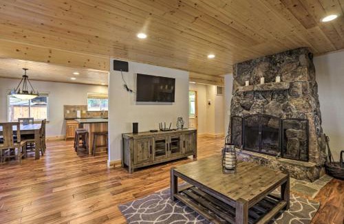Country Club Estates House | South Lake Tahoe Cabin ~ 7 Mi to Ski Resort!