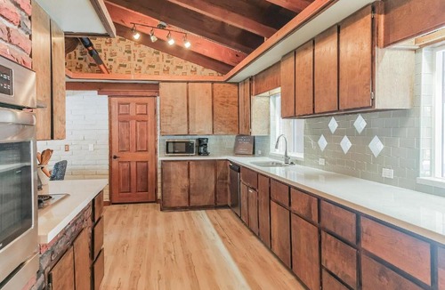 Lower Kingsbury House | South Tahoe Rustic Home! Sleeps Over 10! home