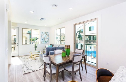 Arcadia House | Southern California 4BR Oasis｜Peaceful Patio｜Pet-Friendly｜Move-In Ready #41034