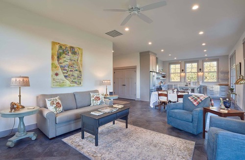 Newberg House | Southfield Cottage: A Perfect Wine Country Stay!