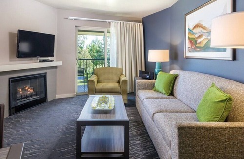 Redmond Apartment | Spacious 1 BR | Eagle Crest