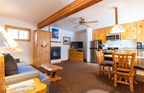 Tahoya Shores Apartment | Spacious 1 BR | Red Wolf Lakeside Lodge