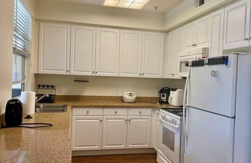 Tustin Apartment | Spacious 1BR Home Near Woodbury Town Center