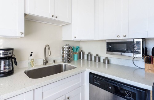 Bay Park Apartment | Spacious 2BR 15 mins to Mission Beach Sea World