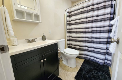 McKinleyville House | Spacious 3-Bedroom Eucalyptus House