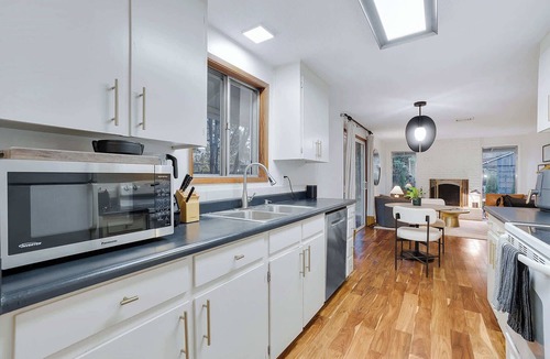 Lake Oswego House | Spacious 3BR Getaway, Fenced Yard & Fireplace