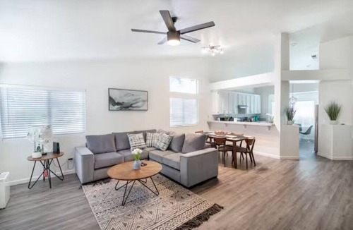 Elk Grove House | Spacious 3BR Home - Fast WiFi - Prime Elk Grove