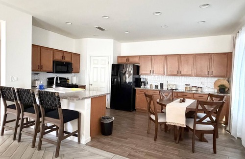 Buckeye House | Spacious 3BR Home w/Backyard, Fast WiFi & Self Check-In