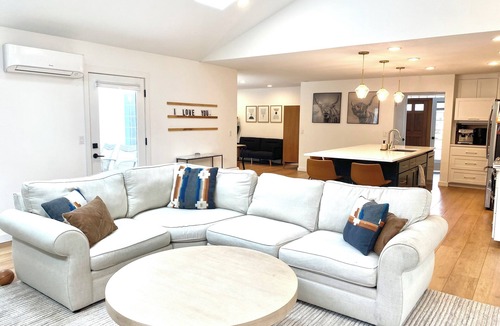Central Oregon House | Spacious 4 bedroom 3 bath House Near Campus.