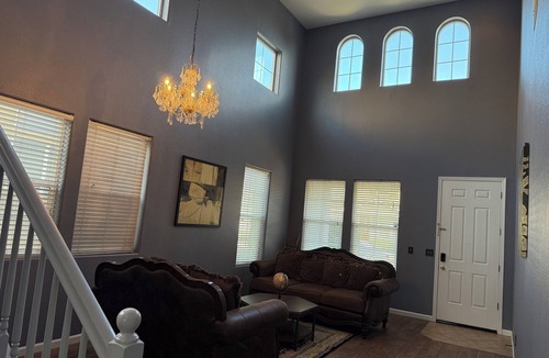 Elk Grove House | Spacious 4-bedroom house in brilliant Elk Grove with AC, WiFi