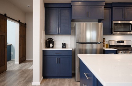 Old Farm District House | Spacious 4-bedroom house with fitness room, WiFi 5 Mins to Old Mill, Bend