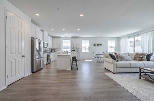 Lancaster House | Spacious 4BR Family Home｜ Fenced Backyard, Pets Welcome & Flexible Lease #41757