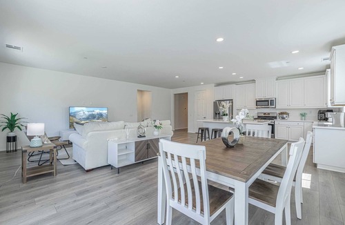 Lancaster House | Spacious 4BR Family Home｜ Fenced Backyard, Pets Welcome & Flexible Lease #41757