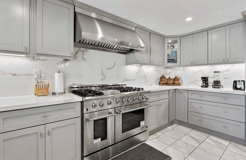 Yorba Linda House | Spacious 4BR Home｜Pool Access｜Modern Amenities｜ Yorba Linda｜Laundry Room #42033