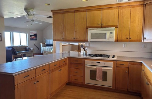Cottonwood House | Spacious 5-bedroom estate in brilliant Cottonwood, now with Starlink wifi, & AC.