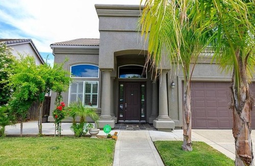 Elk Grove House | Spacious 5-bedroom house in delightful Elk Grove with AC, WiFi,fitness equipment