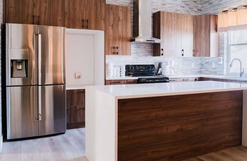 Murray House | Spacious 5-Bedroom Home in Murray w/Garden Views