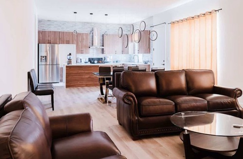 Murray House | Spacious 5-Bedroom Home in Murray w/Garden Views