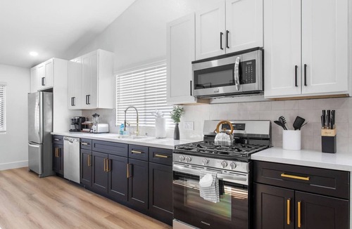 North Las Vegas House | Spacious 5 BR Home w/Games and Spa!
