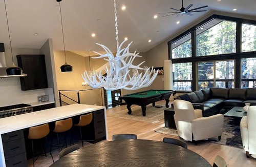 Black Bart House | Spacious 6-bedroom Newer house in lovely South Lake Tahoen30 day stays or longer