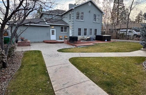 Reno/Tahoe Airport House | Spacious 6-bedroom house on the golf course with a new hot tub/spacious sauna.