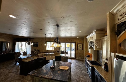Lakeport House | Spacious 6-bedroom Tuscan style on 18 acres in Lakeport with WiFi, Pool, Gated.