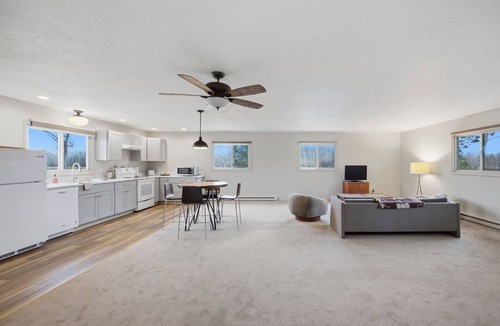 Stevensville House | Spacious 7 Bed 6 Bath house in Stevensville Montana - perfect for families.