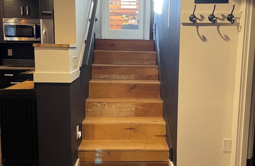 Irvington Apartment | Spacious apartment suite in Portland's Historic Irvington neighborhood.