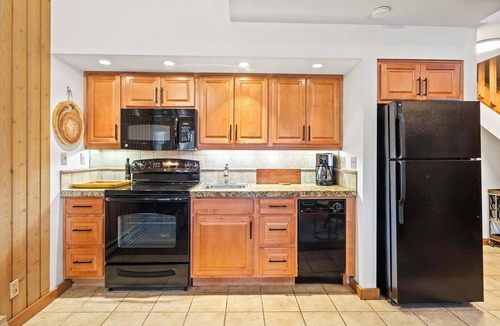 Century West Condo | Spacious Condo in Bend! Prime Location!