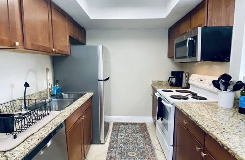 Las Vegas Apartment | Spacious condo w/pool 5 min to strip