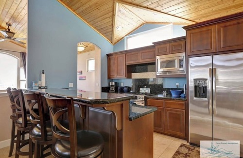 Downtown Condo | Spacious Downtown Pismo Beach Condo