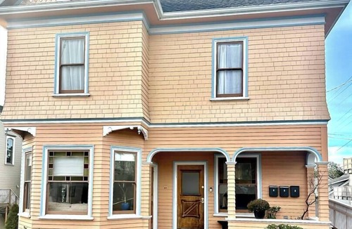 Arcata Apartment | Spacious Downtown Spot-Sleeps 8!