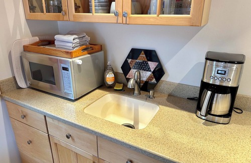 Marine Terrace Cottage | Spacious guest house, pet friendly