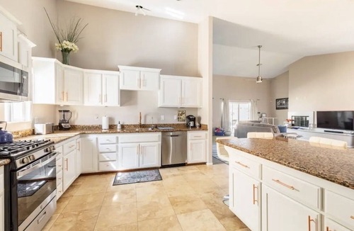 Desert Hot Springs House | Spacious Home Stunning Sunset & Mountain Views Private Pool & Spa Family Fun