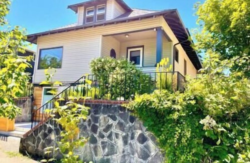 Overlook House | Spacious home w/outdoor sauna near bars, eateries