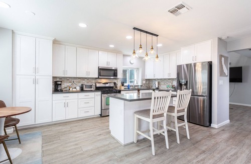 Elk Grove House | Spacious house in Elk Grove, perfect for your stay!