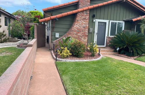 Harbor House | Spacious Long Beach Escape w Private Hot Tub